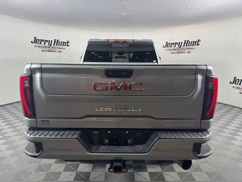 Used 2024 GMC Sierra 2500 Denali w/ Denali Reserve Package AWD/4WD image 8