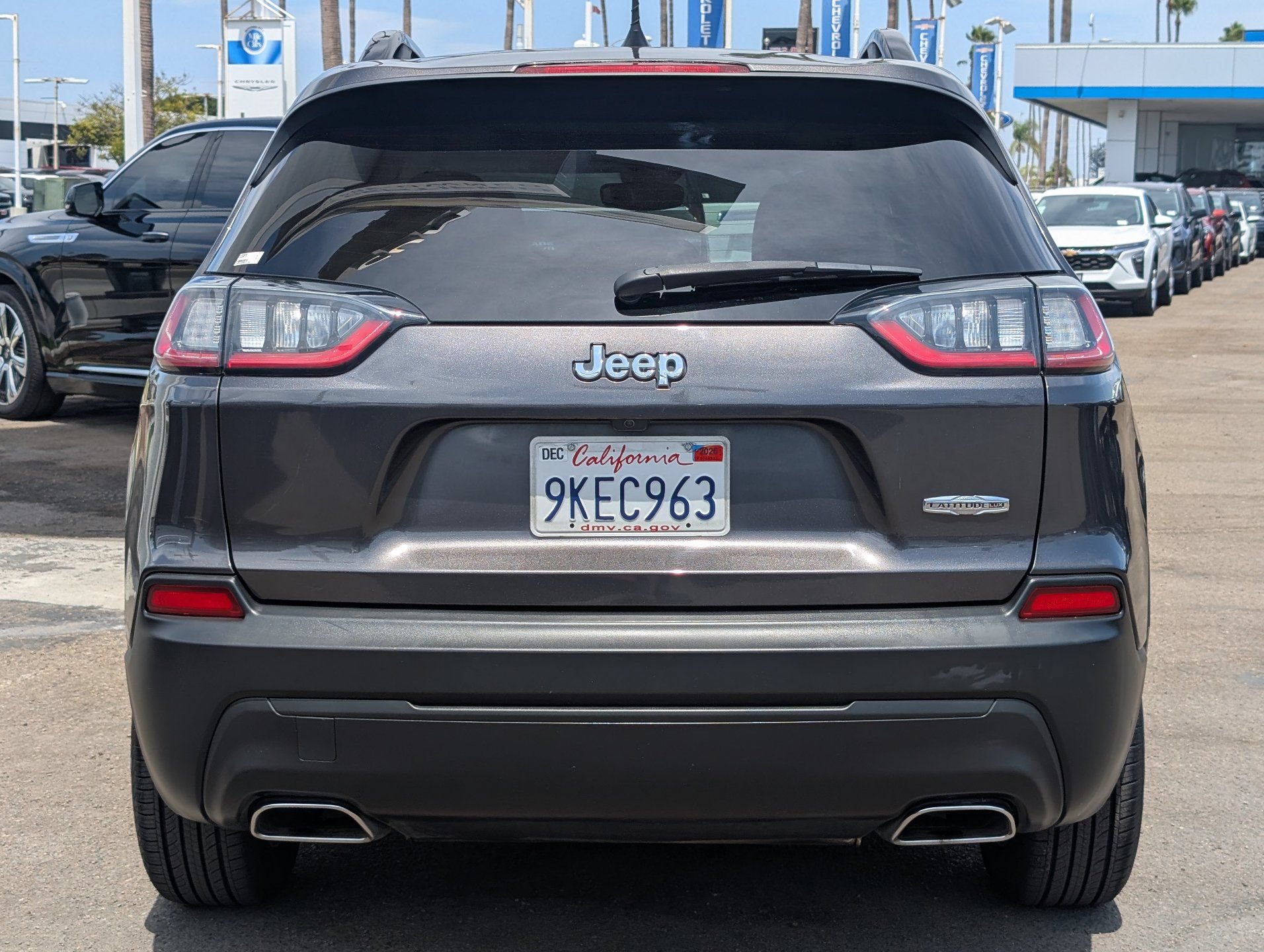 Used 2022 Jeep Cherokee Latitude Lux w/ Sun & Sound Group FWD image 9