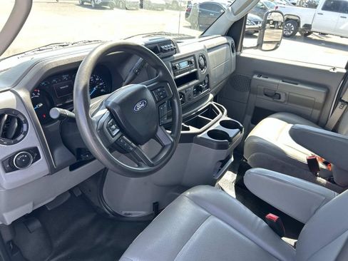 Used 2022 Ford E-350 and Econoline 350 Super Duty RWD image 28