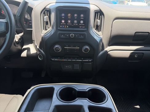 Used 2022 Chevrolet Silverado 1500 Custom Trail Boss AWD/4WD image 15