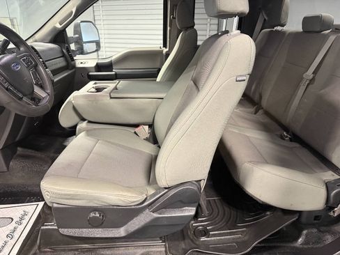 Used 2018 Ford F250 XL w/ Power Equipment Group AWD/4WD image 11