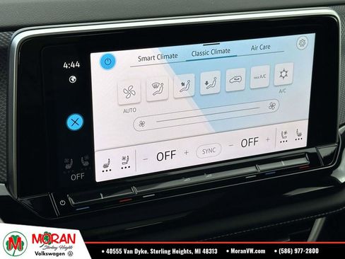 Certified 2025 Volkswagen Atlas Cross Sport SEL R-Line AWD/4WD image 30