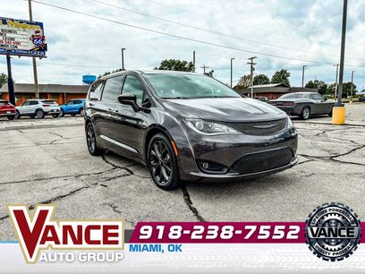 Used 2020 Chrysler Pacifica Touring w/ S Appearance Package