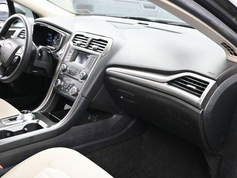 Used 2018 Ford Fusion S image 30