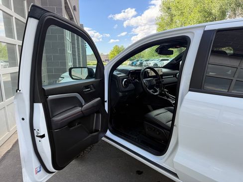 Used 2023 Chevrolet Colorado Z71 w/ Z71 Convenience Package 2 AWD/4WD image 19