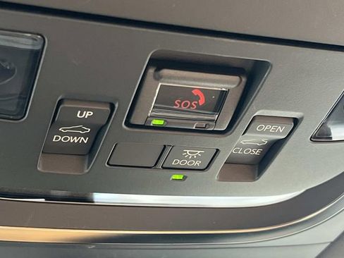 Certified 2023 Lexus LS 500 w/ Accessory Package (Z2) RWD image 38