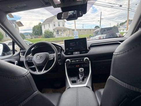 Used 2023 Toyota RAV4 XLE Premium AWD/4WD image 35