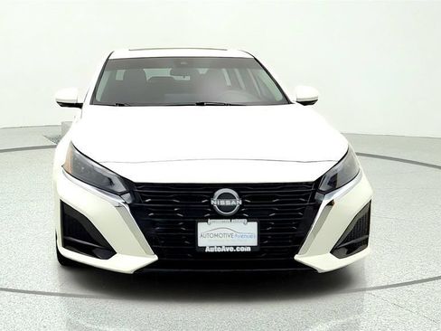 Used 2023 Nissan Altima 2.5 SL AWD/4WD image 2