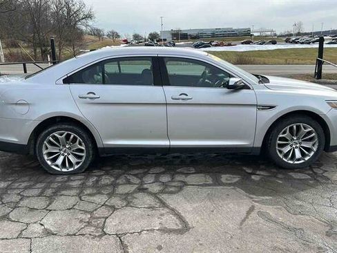 Used 2018 Ford Taurus Limited FWD image 1