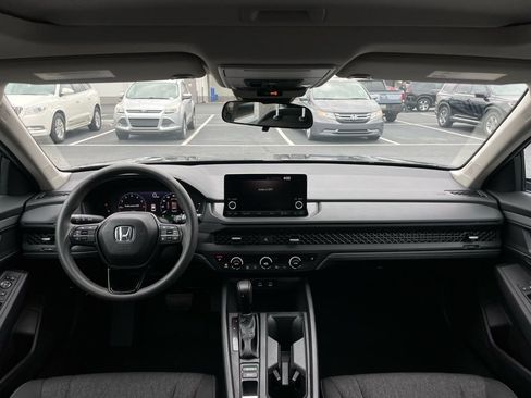 Certified 2025 Honda Accord SE image 10