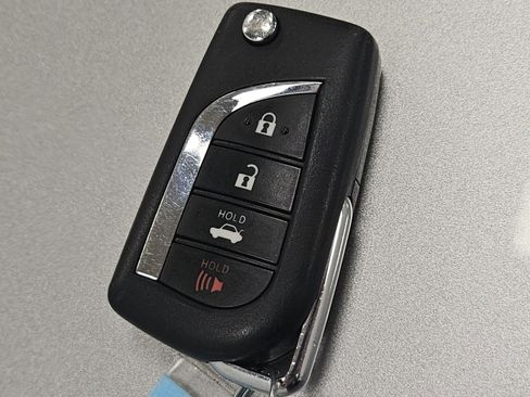 Used 2018 Toyota Camry SE image 35