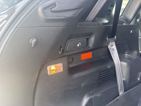 Used 2024 Mitsubishi Outlander 4WD Plug-In Hybrid image 7