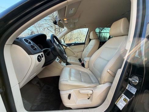 Used 2016 Volkswagen Tiguan S image 16