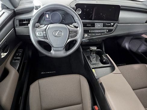 Used 2025 Lexus ES 300h 300h image 13
