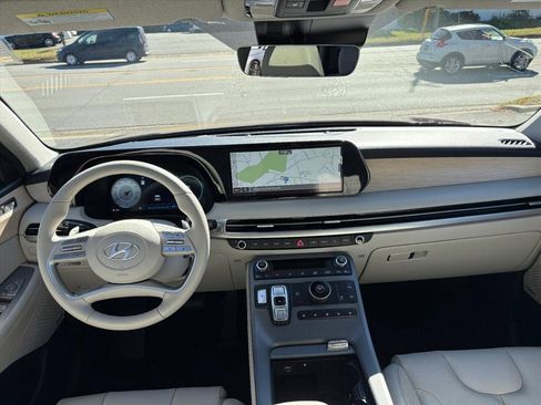 Used 2024 Hyundai Palisade Limited image 6