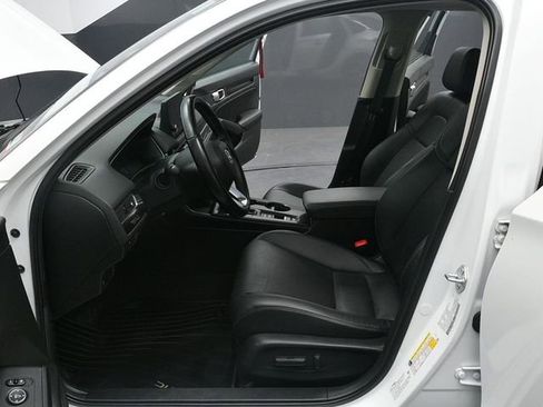 Used 2023 Honda Civic EX-L image 9