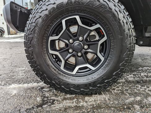 Used 2020 Jeep Gladiator Rubicon w/ Dual Top Group image 43