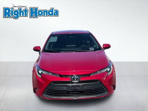 Used 2025 Toyota Corolla LE FWD image 8