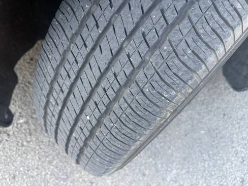 Used 2023 Chrysler Pacifica Touring-L image 40