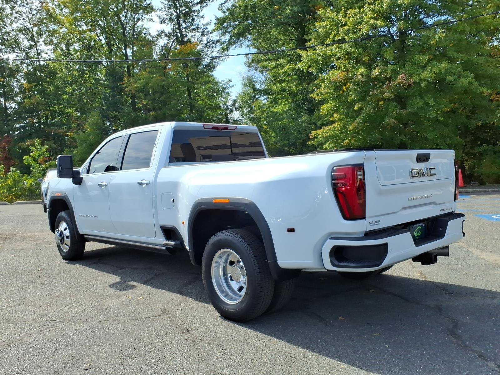 Certified 2026 GMC Sierra 3500 Denali Ultimate AWD/4WD image 3