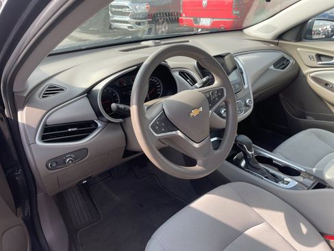 Used 2022 Chevrolet Malibu LT image 11