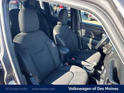 Used 2019 Jeep Renegade Altitude w/ Quick Order Package 2XM image 14