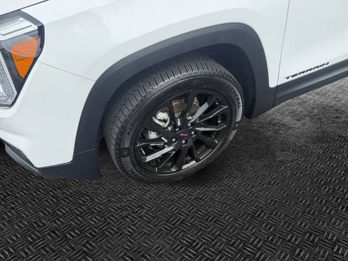 Used 2023 GMC Terrain SLE w/ Driver Convenience Package AWD/4WD image 11