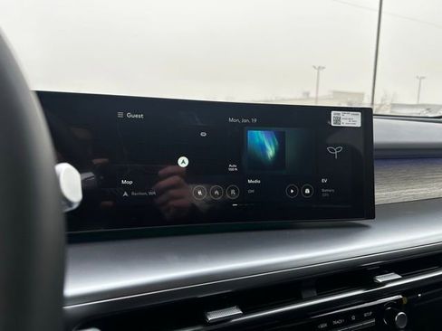 New 2026 Hyundai Ioniq 9 Limited image 25