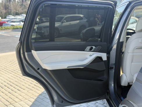 Certified 2025 BMW X7 xDrive40i w/ Executive Package image 14