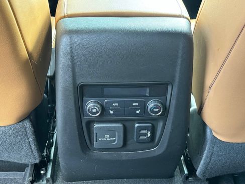 Used 2018 Buick Enclave Premium w/ Experience Buick Package AWD/4WD image 24