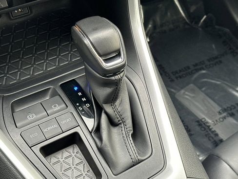 Used 2023 Toyota RAV4 XLE Premium image 23