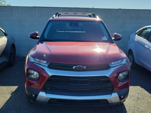 Used 2022 Chevrolet TrailBlazer LT FWD image 2