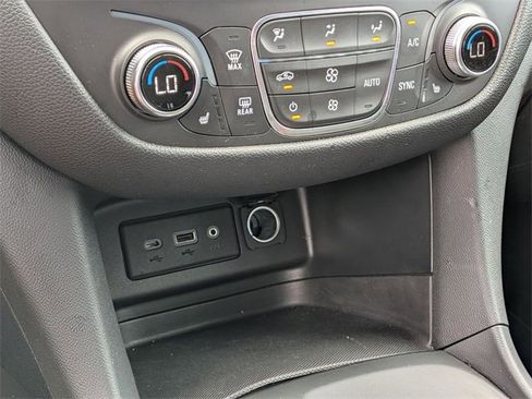 Used 2019 Chevrolet Equinox LT image 21