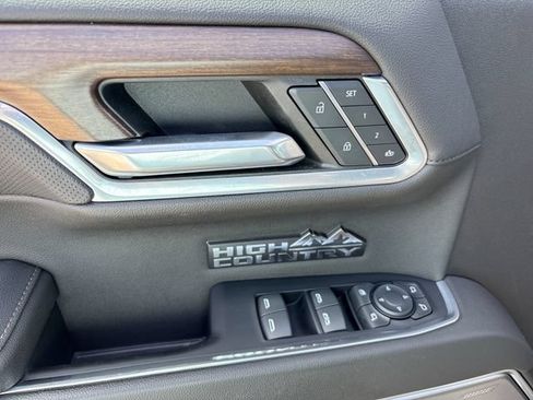 Used 2022 Chevrolet Silverado 1500 High Country w/ Z71 Off-Road Package AWD/4WD image 13