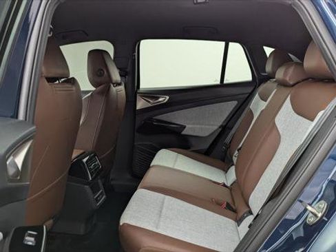 Used 2023 Volkswagen ID.4 Pro image 17