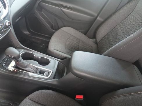 Used 2023 Chevrolet Equinox LT image 29