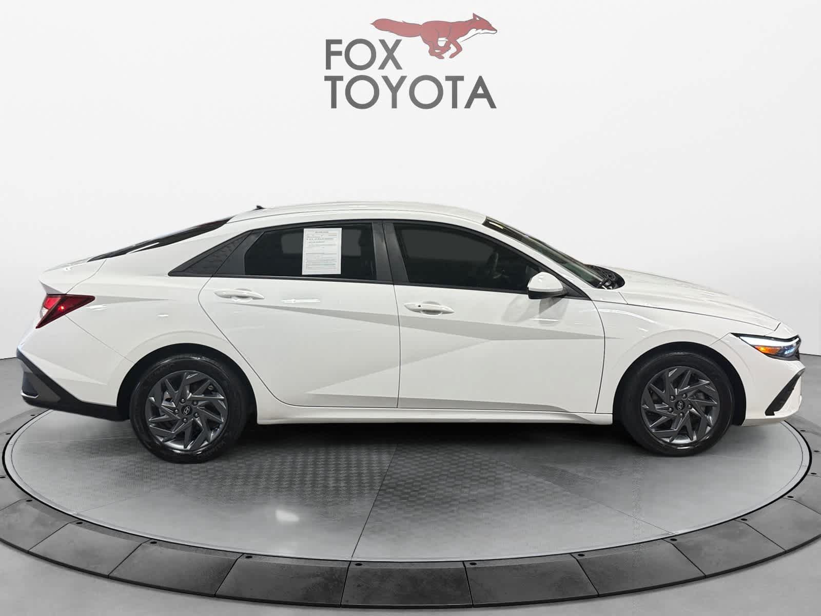 Used 2024 Hyundai Elantra SEL FWD image 7