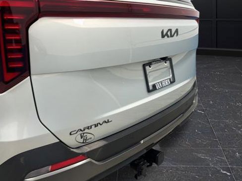 Certified 2025 Kia Carnival SX Prestige FWD image 43