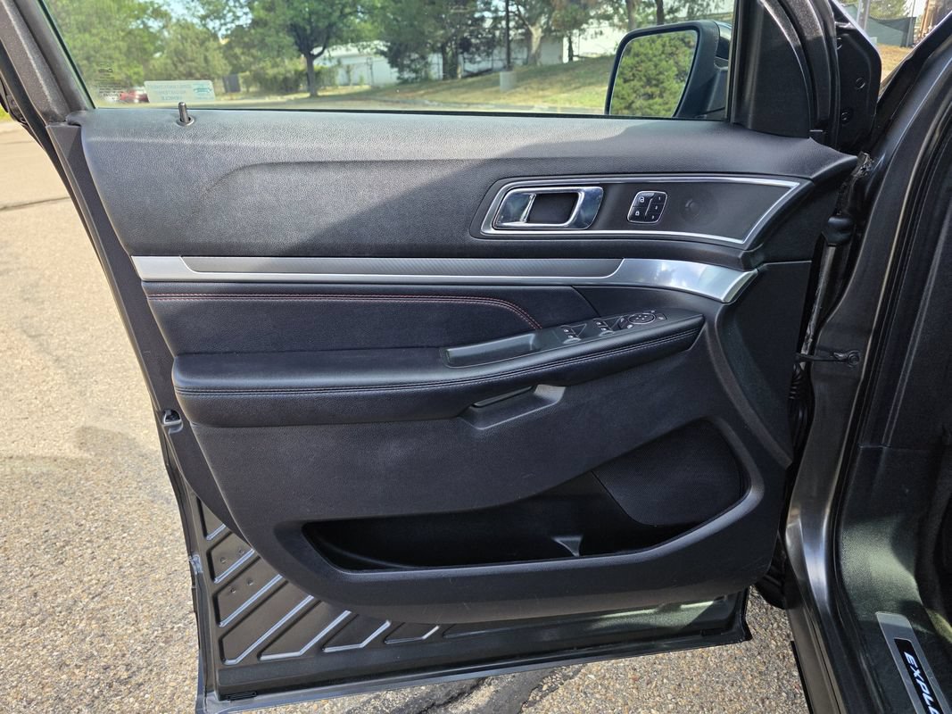 Used 2018 Ford Explorer Sport w/ Equipment Group 401A AWD/4WD image 13