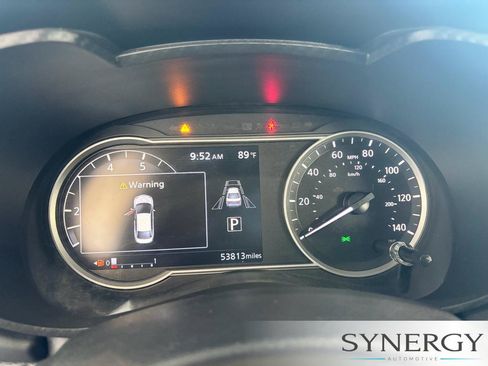 Used 2024 Nissan Versa SR FWD image 13