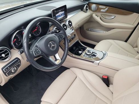 Used 2019 Mercedes-Benz GLC 300 4MATIC image 10