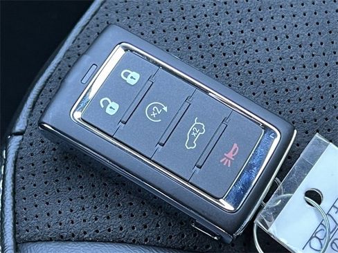 New 2025 Jeep Grand Cherokee Altitude image 30