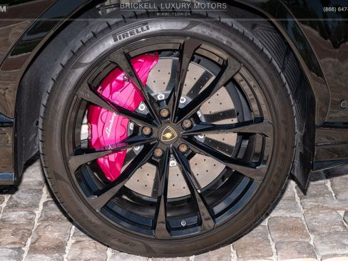 Used 2022 Lamborghini Urus AWD/4WD image 44