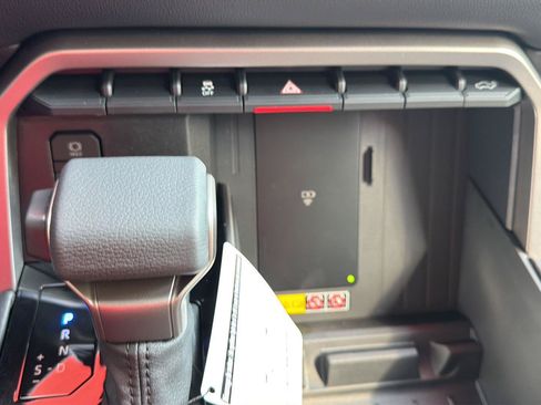 New 2026 Toyota Tundra Limited AWD/4WD image 19