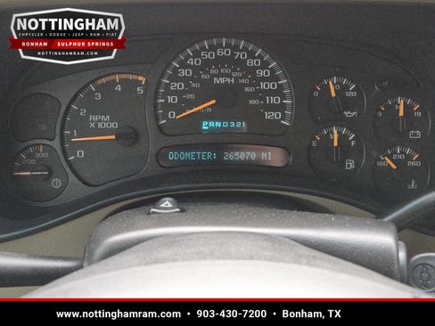 Used 2004 Chevrolet Silverado 2500 LS w/ Heavy-Duty Power Package AWD/4WD image 18