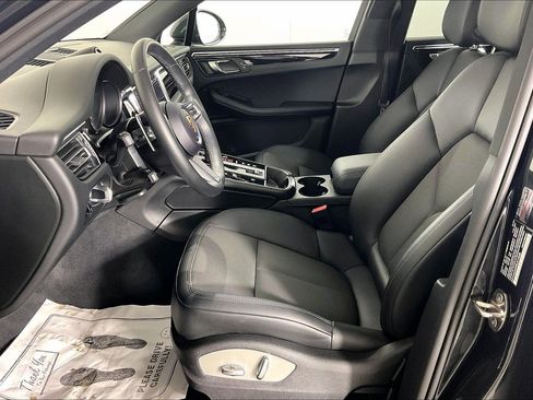 Used 2024 Porsche Macan image 6