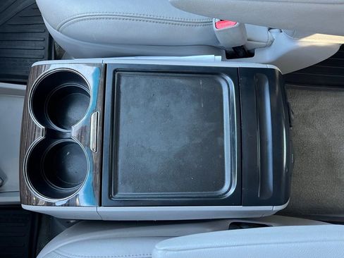 Used 2017 Toyota Sienna XLE image 32