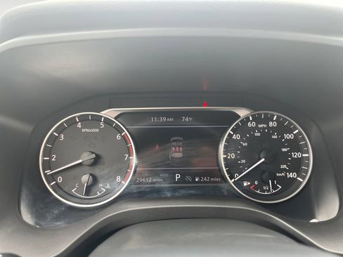 Used 2025 Nissan Rogue SV AWD/4WD image 18