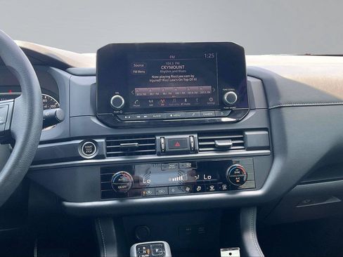 Certified 2023 Nissan Pathfinder S FWD image 7