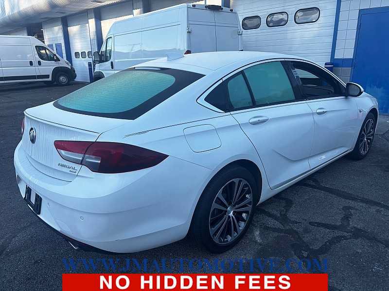 Used 2020 Buick Regal Essence AWD/4WD image 3